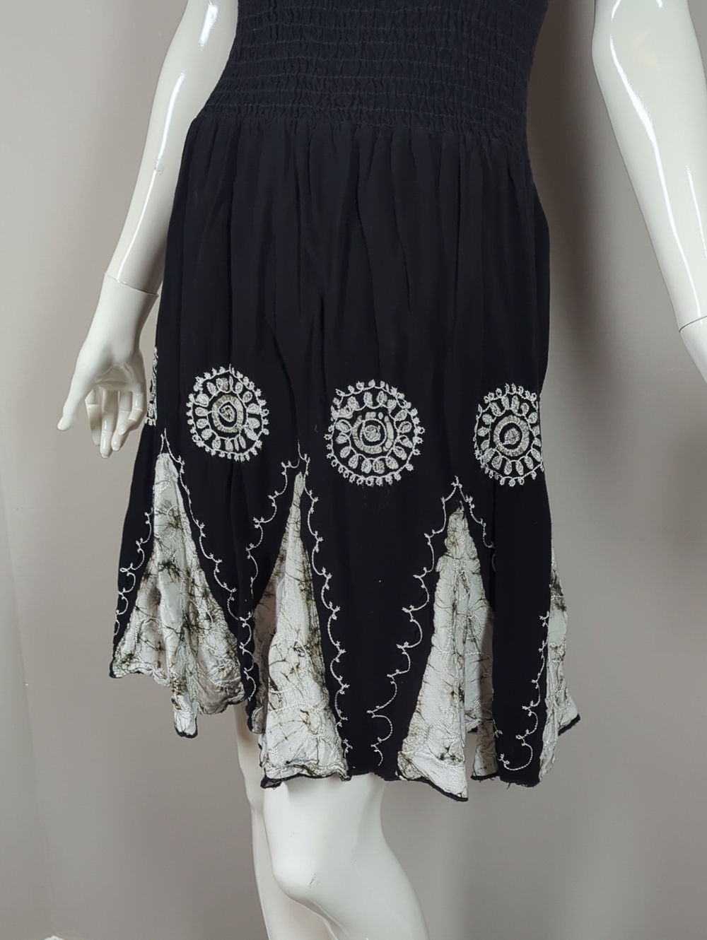 Vintage Mayur Black Embroidered Spaghetti-Strap Dress with Cream Accents - Picture 2 of 7